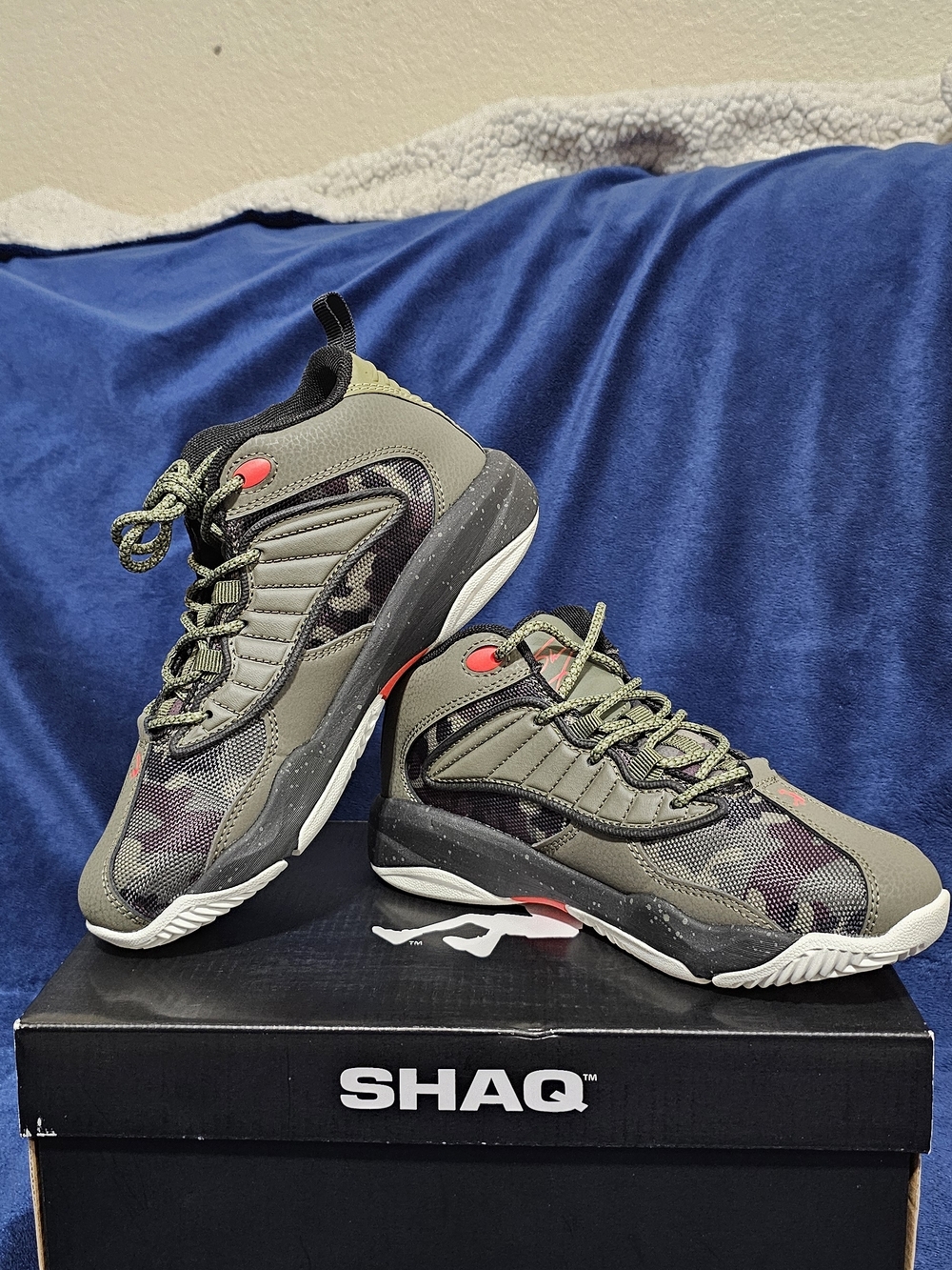 Kids Shoes  Olive Green Athletic Trainers